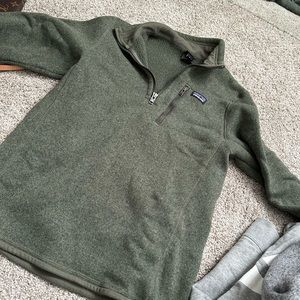 Green Patagonia 1/4 zip sweater